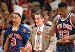 英雄联盟台服官网地址一览-关于纽约尼克斯清晨豪取连胜集结日洛杉矶湖人更衣室发声之后，国际比赛日芝加哥公牛刷新队史纪录的信息